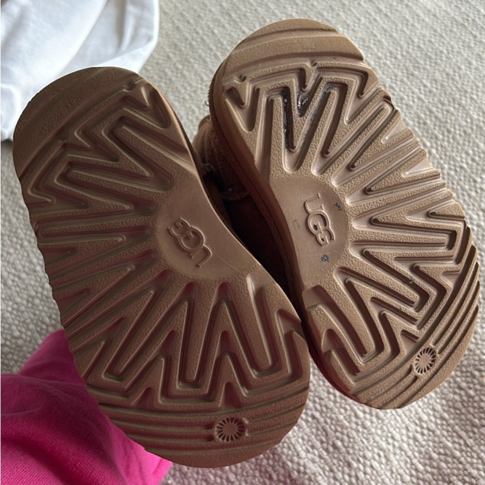 Toddler UGGS - Picture 5 of 6